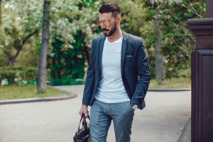 Moda męska na wiosnę 2018. Co mężczyzna powinien mieć w swojej szafie?