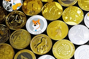 Jak zarabiać na kryptowalutach - różne modele inwestycyjne