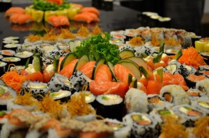 Sushi z dostawą do domu lub biura - miniporadnik dla zamawiających