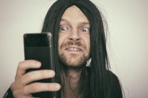 TOP 5 - Internetowe oszustwa na portalach randkowych.  Jak się przed nimi chronić?