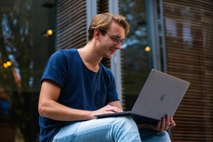 Jak studia na kierunku psychologia odpowiadają na wyzwania współczesnego rynku pracy?