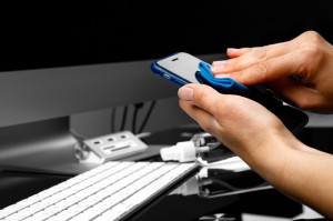Czy warto kupić używanego iPhone'a? Sprawdź na co zwrócić uwagę