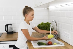 Jak wybrać funkcjonalny zlewozmywak do niewielkiego aneksu kuchennego?