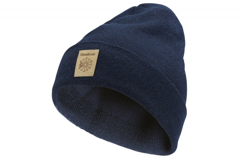 Klasyczna czapka beanie.