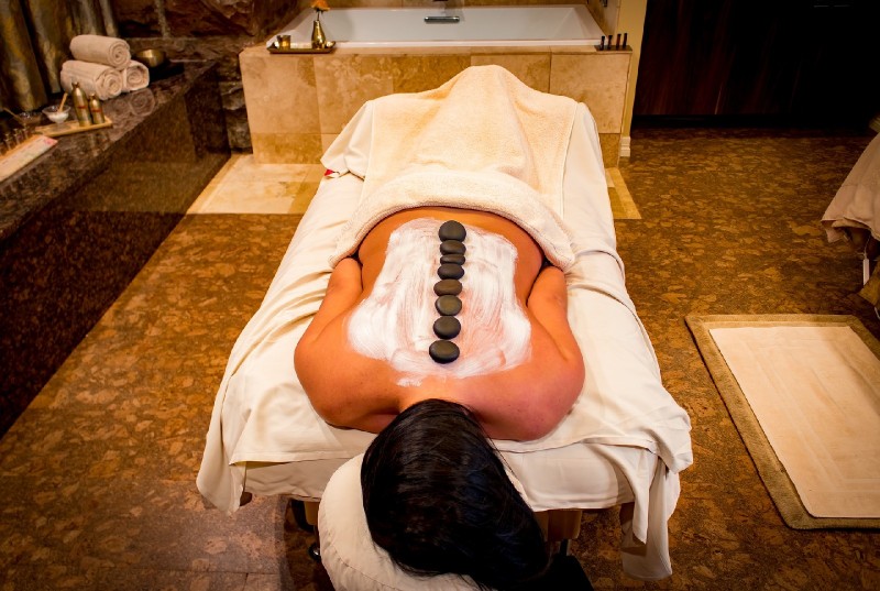 Jak zorganizować wieczór panieński w SPA?