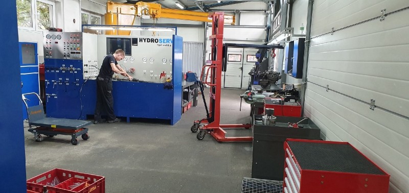 Mobilny serwis maszyn hydraulicznych – co to takiego?