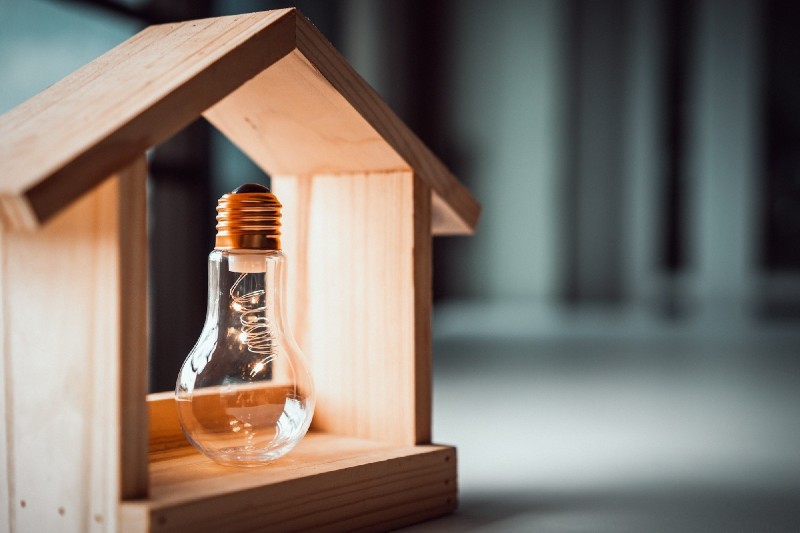 Zewnętrzne lampy Philips Hue - dlaczego warto?